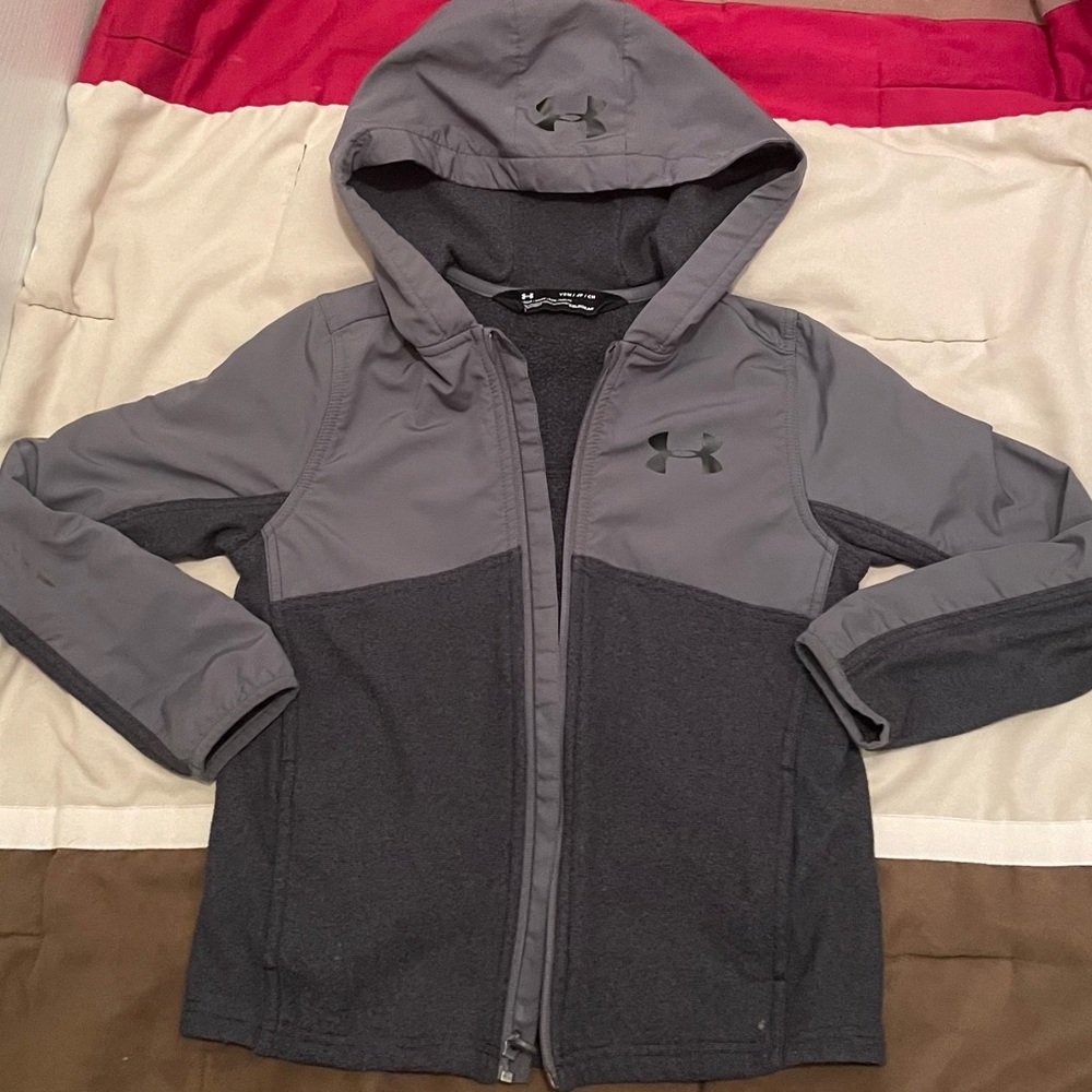 Under Armour youth small zip up jacket